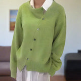 Celina - weiche strickjacke mit diagaler knopfleiste