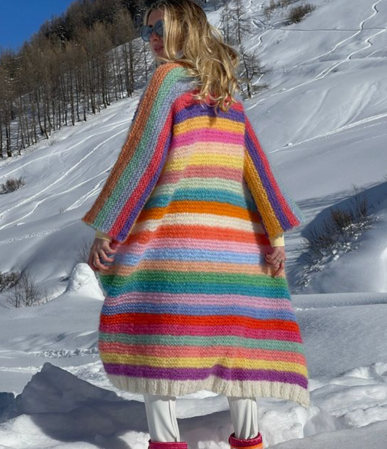 MILLA - Warmer und stylischer Strickmantel in Regenbogenfarben